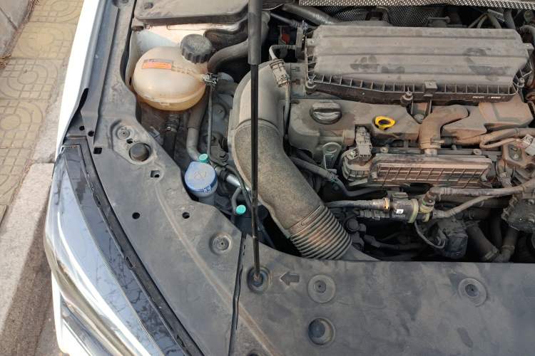 Used Dongfeng Aeolus Yixuan MAX 2021 1.5T Super-Powered Dad Edition Engine Bay Right