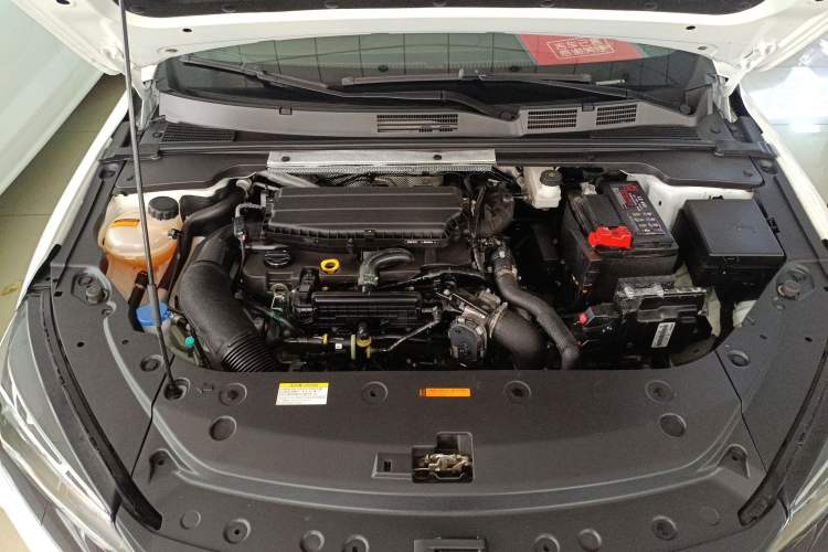 Used Dongfeng Aeolus Yixuan MAX 2021 1.5T Super-Powered Dad Edition Engine Bay