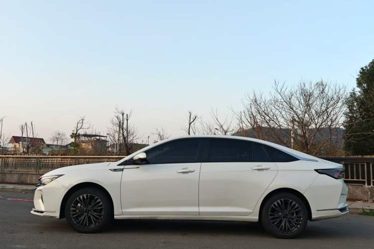 Used Dongfeng Aeolus Yixuan MAX 2021 Super-Efficient Dad Hybrid Edition Exterior 3
