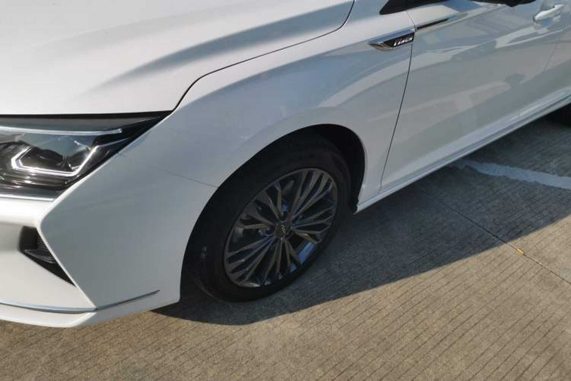 Used Dongfeng Aeolus Yixuan MAX 2021 Super-Efficient Dad Hybrid Edition Exterior 4