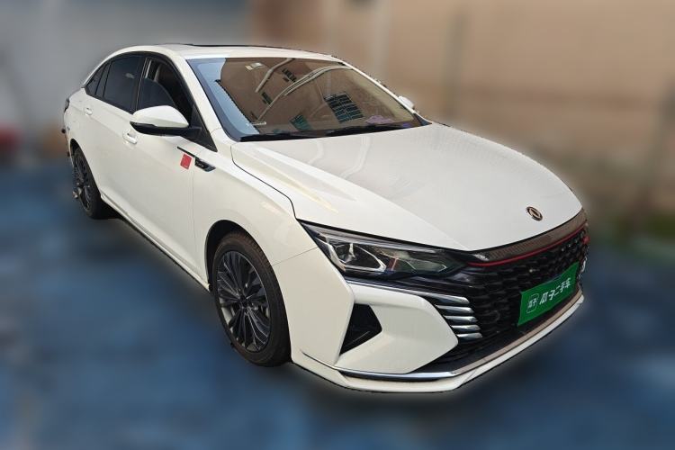 Used Dongfeng Aeolus Yixuan MAX 2021 1.5T Starry Edition Front Right 45 Deg