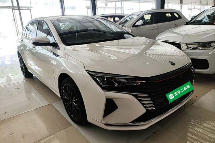Used Dongfeng Aeolus Yixuan MAX 2021 1.5T Ultra-Stylish Trendsetter Edition Front Right 45 Deg