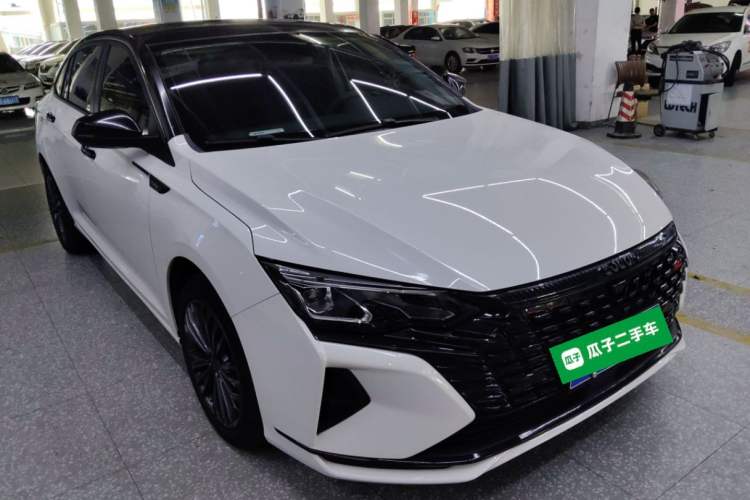 Used Dongfeng Aeolus Yixuan MAX 2021 1.5T Super-Powered Dad Edition Front Right 45 Deg