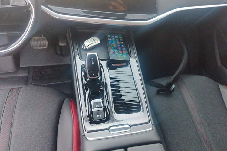 Used Dongfeng Aeolus Yixuan MAX 2021 1.5T Super-Powered Dad Edition Gear Lever