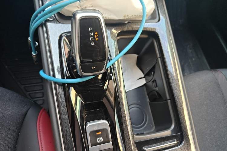 Used Dongfeng Aeolus Yixuan MAX 2021 1.5T Starry Edition Gear Lever