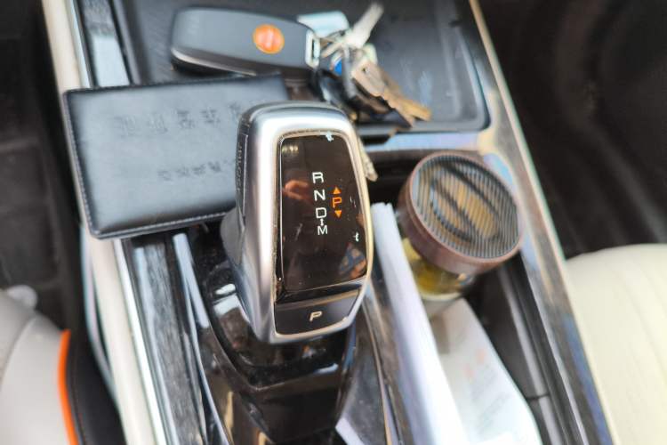 Used Dongfeng Aeolus Yixuan MAX 2021 1.5T Super Cool Trendy Dad Edition Gear Lever