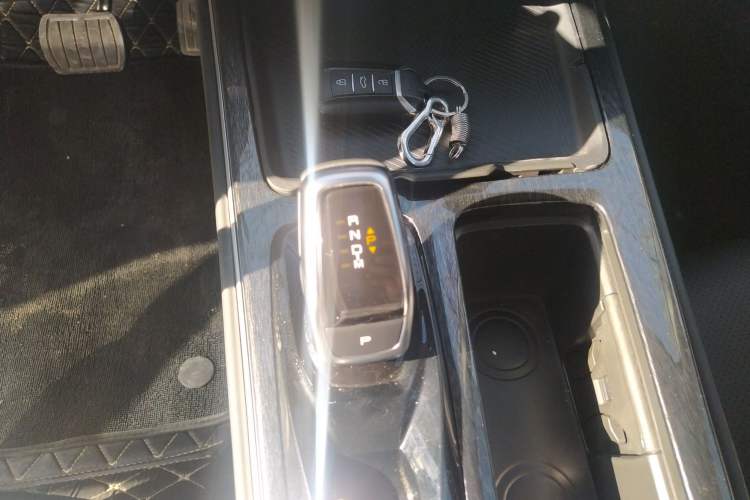 Used Dongfeng Aeolus Yixuan MAX 2021 1.5T Super Cool Dad Edition Gear Lever