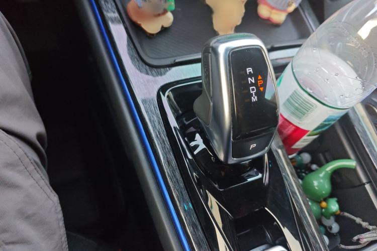 Used Dongfeng Aeolus Yixuan MAX 2021 1.5T Super-Powered Dad Edition Gear Lever