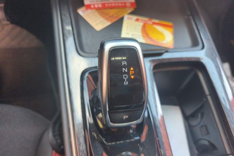 Used Dongfeng Aeolus Yixuan MAX 2021 1.5T Super-Powered Dad Edition Gear Lever