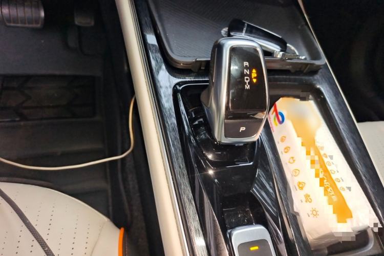 Used Dongfeng Aeolus Yixuan MAX 2021 1.5T Super Cool Trendy Dad Edition Gear Lever