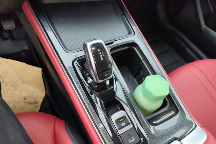 Used Dongfeng Aeolus Yixuan MAX 2021 1.5T Ultra-Stylish Trendsetter Edition Gear Lever