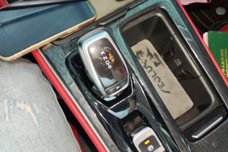 Used Dongfeng Aeolus Yixuan MAX 2021 1.5T Ultra-Stylish Trendsetter Edition Gear Lever