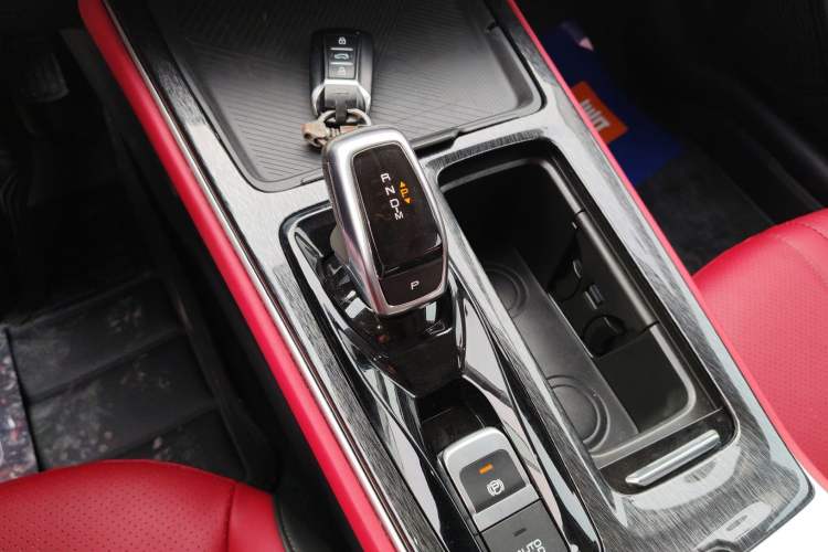 Used Dongfeng Aeolus Yixuan MAX 2021 1.5T Ultra-Stylish Trendsetter Edition Gear Lever
