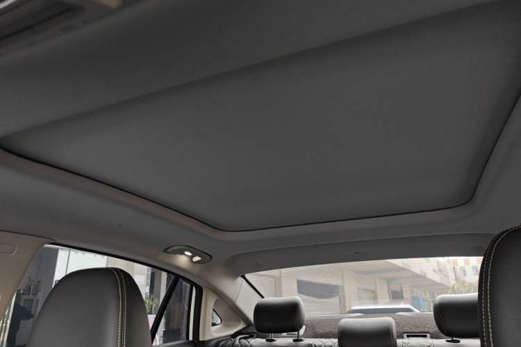 Used Dongfeng Aeolus Yixuan MAX 2021 Super-Efficient Dad Hybrid Edition Headliner
