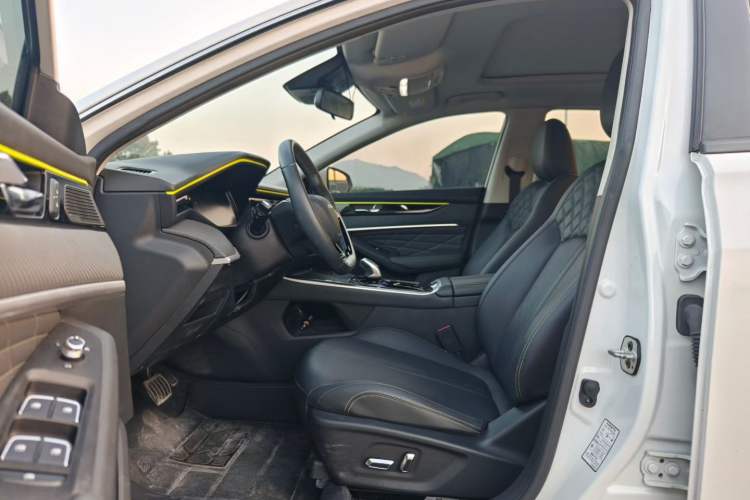 Used Dongfeng Aeolus Yixuan MAX 2021 Super-Efficient Dad Hybrid Edition Interior 3