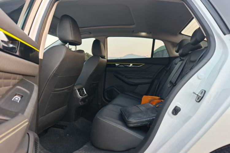 Used Dongfeng Aeolus Yixuan MAX 2021 Super-Efficient Dad Hybrid Edition Interior 4