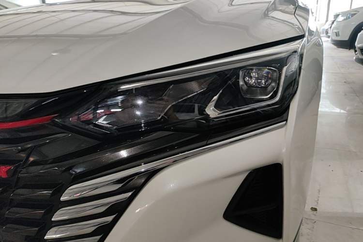 Used Dongfeng Aeolus Yixuan MAX 2021 1.5T Ultra-Stylish Trendsetter Edition Left Front Headlight
