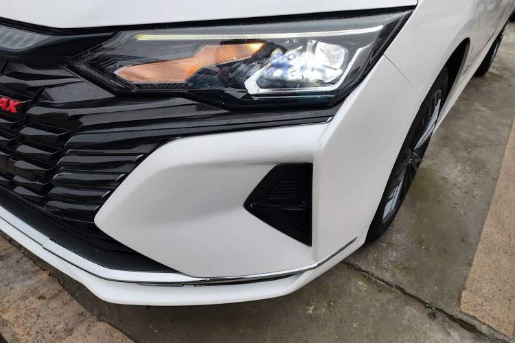 Used Dongfeng Aeolus Yixuan MAX 2021 1.5T Ultra-Stylish Trendsetter Edition Left Front Headlight