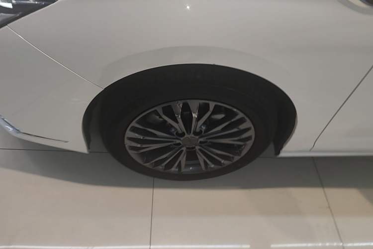 Used Dongfeng Aeolus Yixuan MAX 2021 1.5T Super-Powered Dad Edition Left Front Wheel Hub