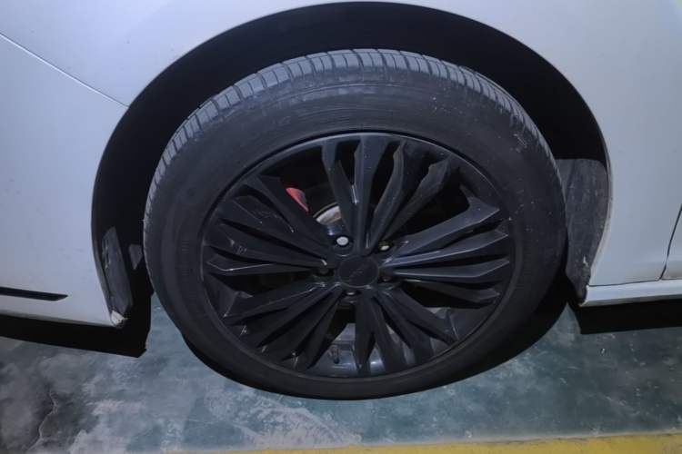 Used Dongfeng Aeolus Yixuan MAX 2021 1.5T Super Cool Trendy Dad Edition Left Front Wheel Hub