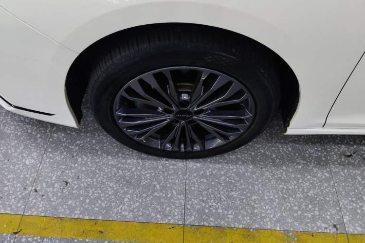 Used Dongfeng Aeolus Yixuan MAX 2021 1.5T Super-Powered Dad Edition Left Front Wheel Hub