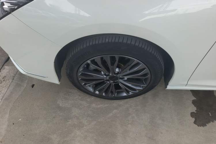 Used Dongfeng Aeolus Yixuan MAX 2021 1.5T Super Cool Dad Edition Left Front Wheel Hub