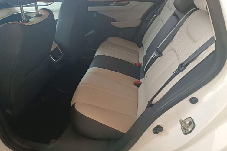 Used Dongfeng Aeolus Yixuan MAX 2021 1.5T Super Cool Trendy Dad Edition Left Rear Seat