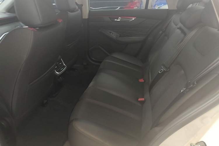 Used Dongfeng Aeolus Yixuan MAX 2021 1.5T Super-Powered Dad Edition Left Rear Seat