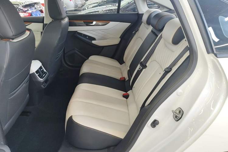 Used Dongfeng Aeolus Yixuan MAX 2021 1.5T Super Cool Trendy Dad Edition Left Rear Seat