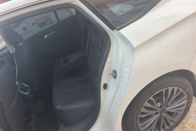 Used Dongfeng Aeolus Yixuan MAX 2021 1.5T Super-Powered Dad Edition Left Rear Seat