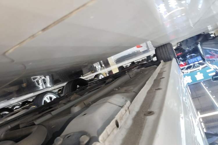 Used Dongfeng Aeolus Yixuan MAX 2021 1.5T Super Cool Trendy Dad Edition Left Side Sill