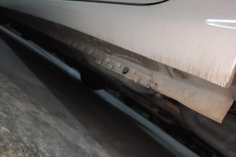 Used Dongfeng Aeolus Yixuan MAX 2021 1.5T Super Cool Trendy Dad Edition Left Side Sill