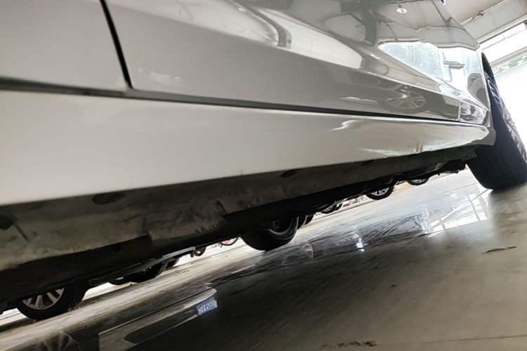 Used Dongfeng Aeolus Yixuan MAX 2021 1.5T Ultra-Stylish Trendsetter Edition Left Side Sill