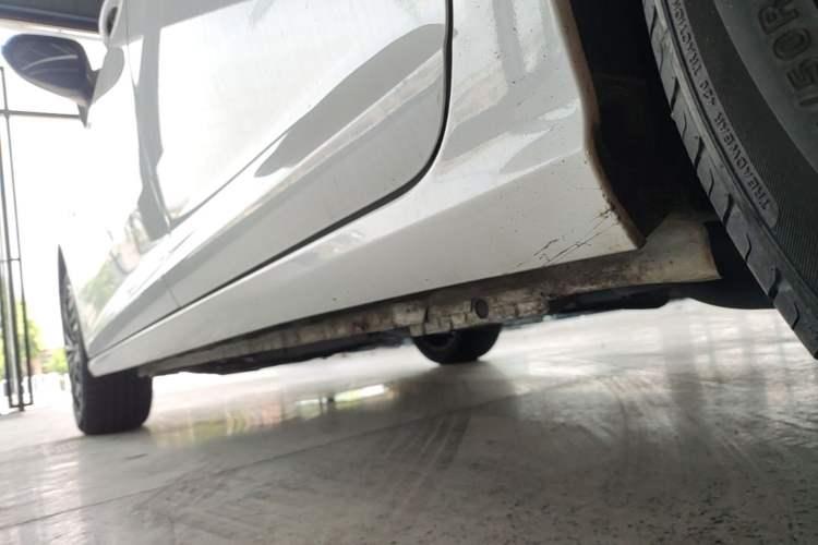 Used Dongfeng Aeolus Yixuan MAX 2021 1.5T Ultra-Stylish Trendsetter Edition Left Side Sill