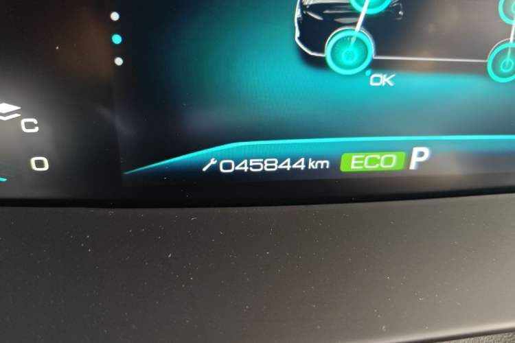 Used Dongfeng Aeolus Yixuan MAX 2021 1.5T Starry Edition Odometer Close Up