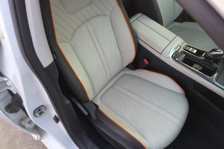 Used Dongfeng Aeolus Yixuan MAX 2021 1.5T Super Cool Trendy Dad Edition Right Front Seat