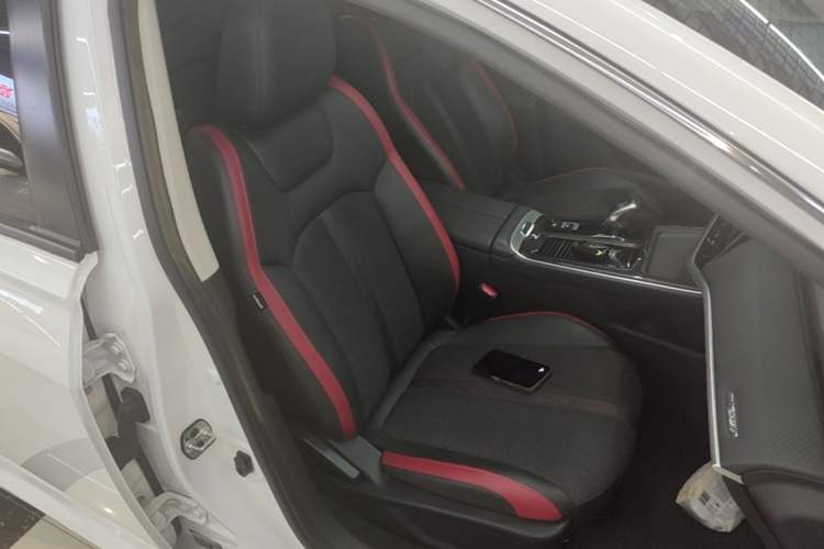 Used Dongfeng Aeolus Yixuan MAX 2021 1.5T Super-Powered Dad Edition Right Front Seat