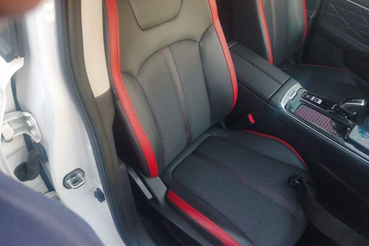 Used Dongfeng Aeolus Yixuan MAX 2021 1.5T Super-Powered Dad Edition Right Front Seat