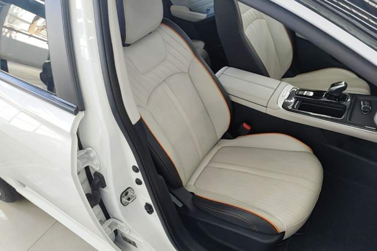 Used Dongfeng Aeolus Yixuan MAX 2021 1.5T Super Cool Trendy Dad Edition Right Front Seat