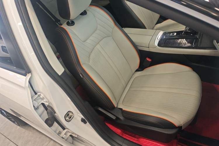 Used Dongfeng Aeolus Yixuan MAX 2021 1.5T Super Cool Trendy Dad Edition Right Front Seat