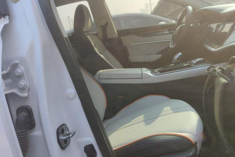 Used Dongfeng Aeolus Yixuan MAX 2021 1.5T Super Cool Trendy Dad Edition Right Front Seat