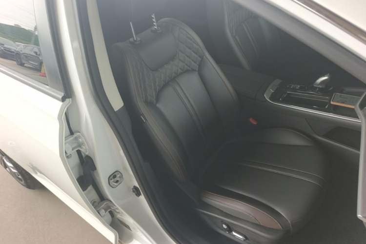 Used Dongfeng Aeolus Yixuan MAX 2021 1.5T Super Cool Dad Edition Right Front Seat