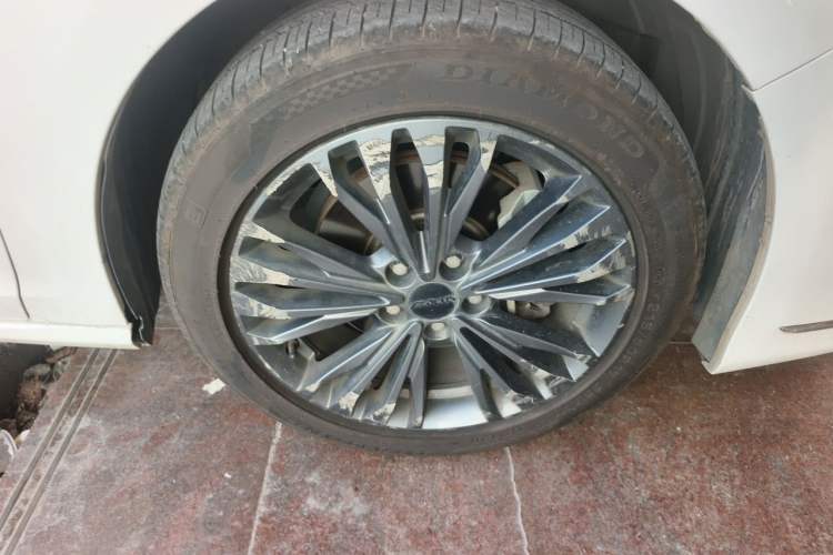 Used Dongfeng Aeolus Yixuan MAX 2021 1.5T Super-Powered Dad Edition Right Front Wheel Hub