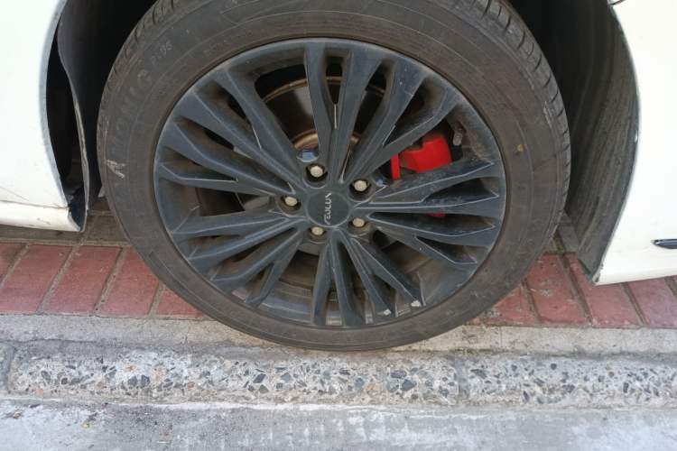 Used Dongfeng Aeolus Yixuan MAX 2021 1.5T Super-Powered Dad Edition Right Front Wheel Hub