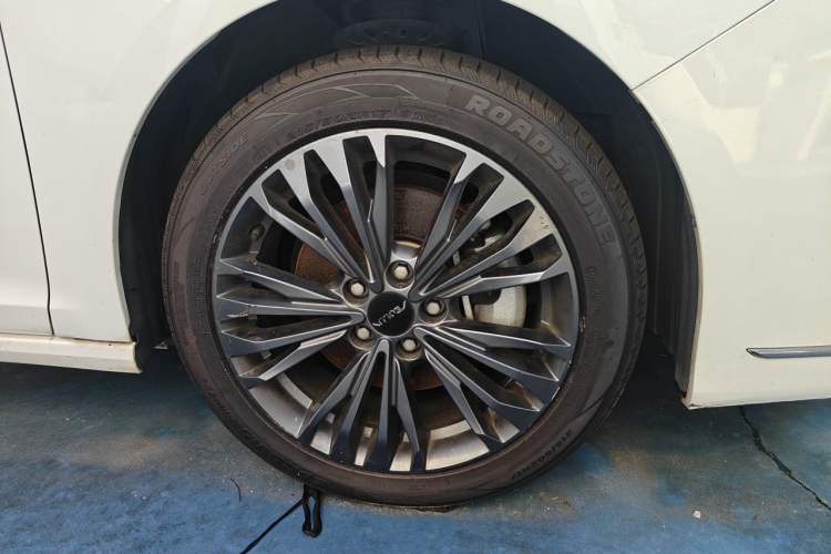 Used Dongfeng Aeolus Yixuan MAX 2021 1.5T Starry Edition Right Front Wheel Hub
