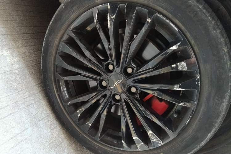 Used Dongfeng Aeolus Yixuan MAX 2021 1.5T Super Cool Trendy Dad Edition Right Front Wheel Hub