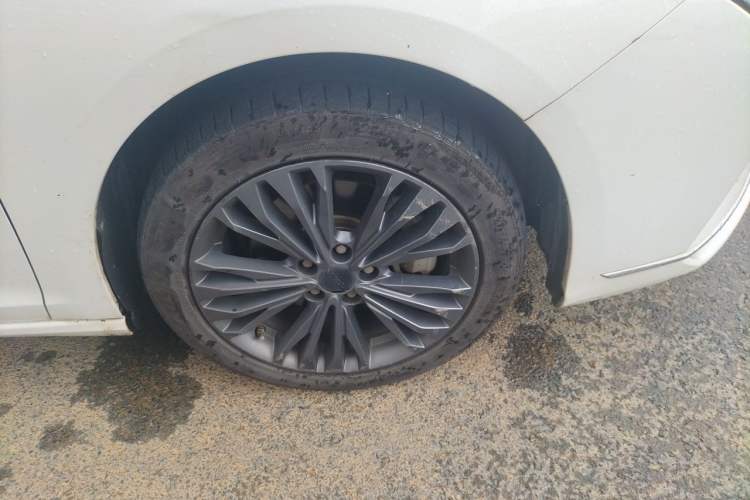 Used Dongfeng Aeolus Yixuan MAX 2021 1.5T Super Cool Dad Edition Right Front Wheel Hub