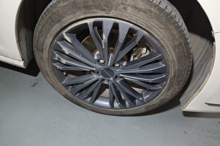 Used Dongfeng Aeolus Yixuan MAX 2021 1.5T Super Cool Dad Edition Right Front Wheel Hub