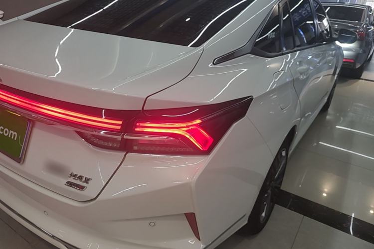 Used Dongfeng Aeolus Yixuan MAX 2021 1.5T Super-Powered Dad Edition Right Rear Taillight
