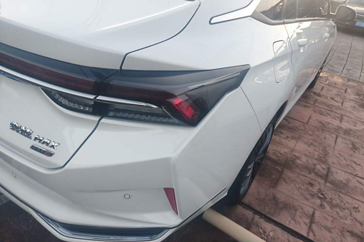 Used Dongfeng Aeolus Yixuan MAX 2021 1.5T Super-Powered Dad Edition Right Rear Taillight